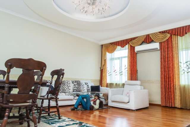 Апартаменты Apartments near railway station Харьков-17